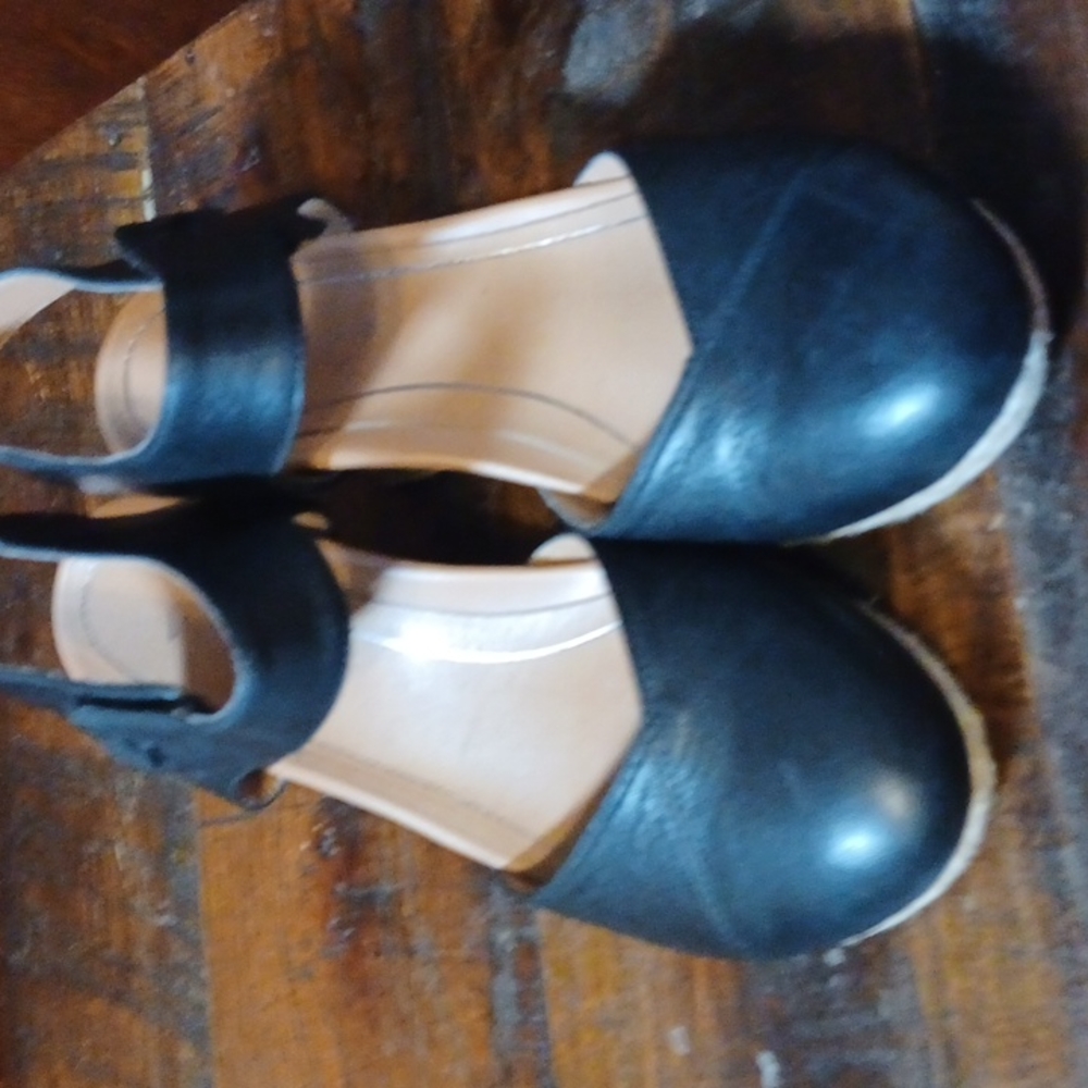 Vionic Women's Slingback Wedge Black leather Sandals size 7